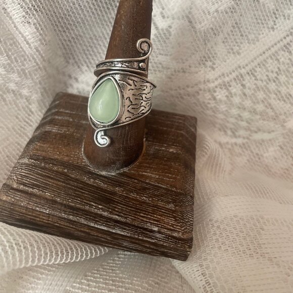 Sterling Silver Light Jade Ring Size OS - Picture 2 of 3